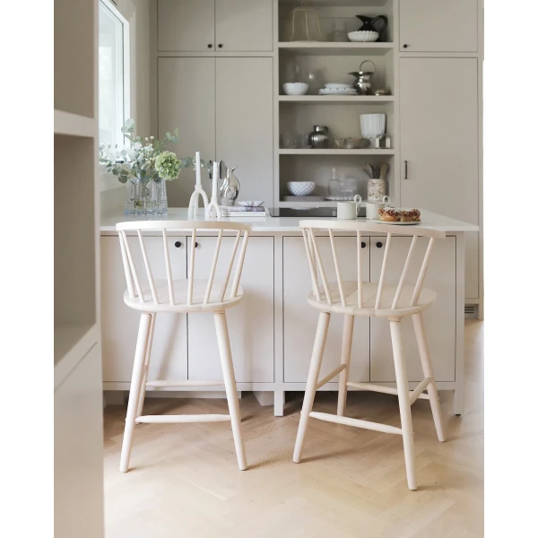 106262 b mb Carmen bar chair 01 image