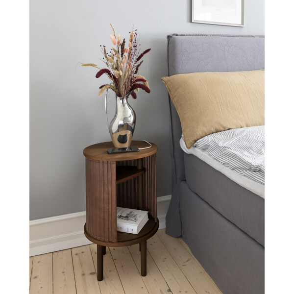 UMAGE Audacious sivupöytä side table dark oak hazelnut kuva