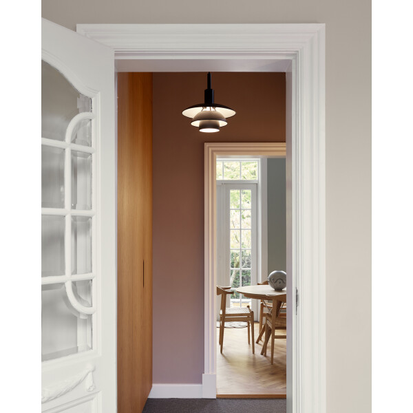 PH 3/3 metal black interior image