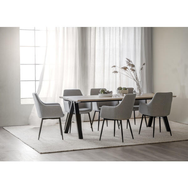 Carradale table whitepigmented oak Reily chair kuva