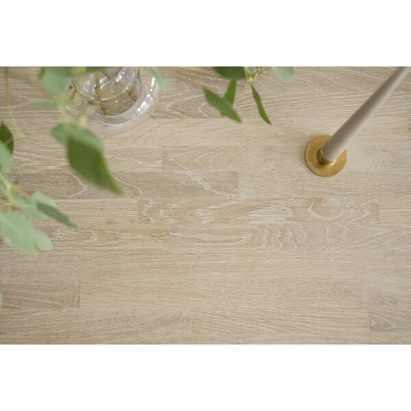 Emmett table whitepigmented oak detail image