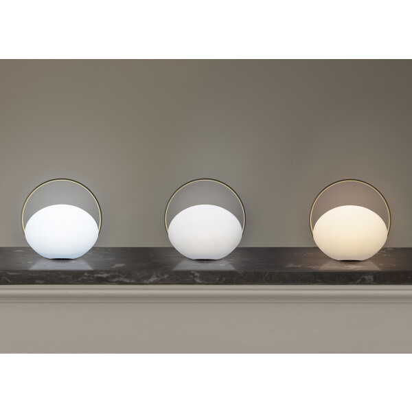 UMAGE Orbit portable light step123 image