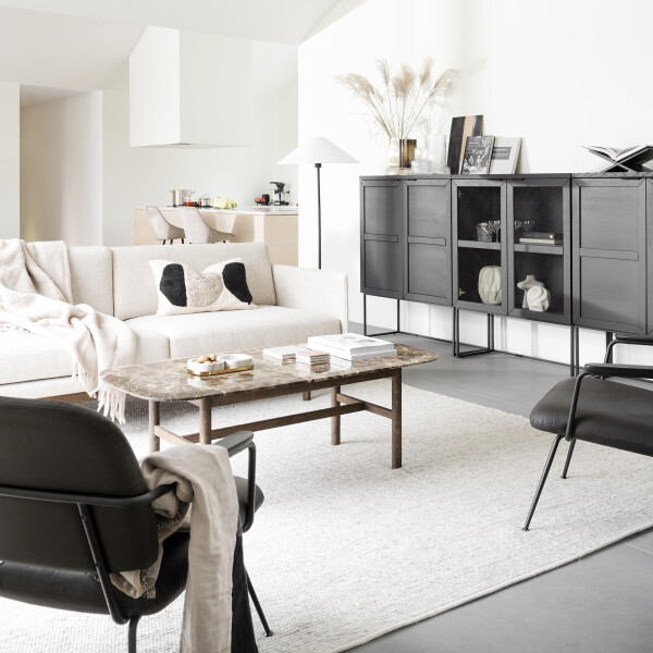 Rowico Hammond soffbord 135x62 brunoljad ek brun marmor miljö kuva