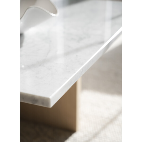 White Carrara marble detail kuva