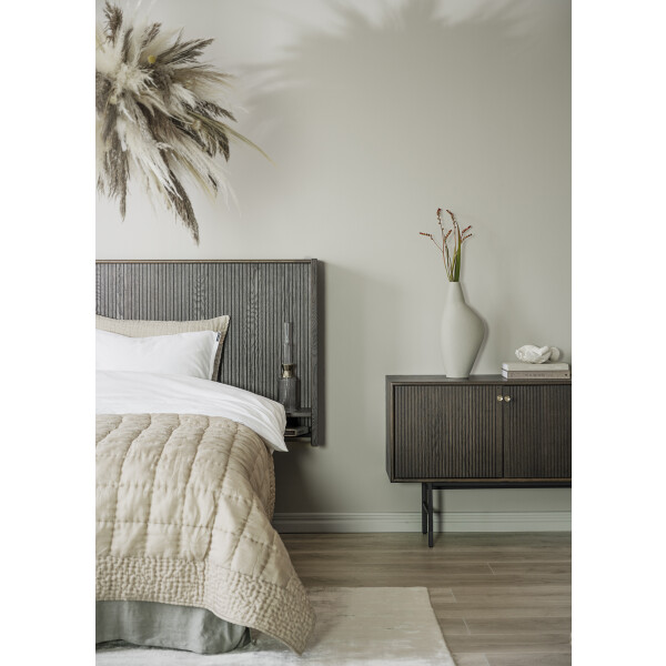 Redmond sänggavel Clearbrook sideboard image