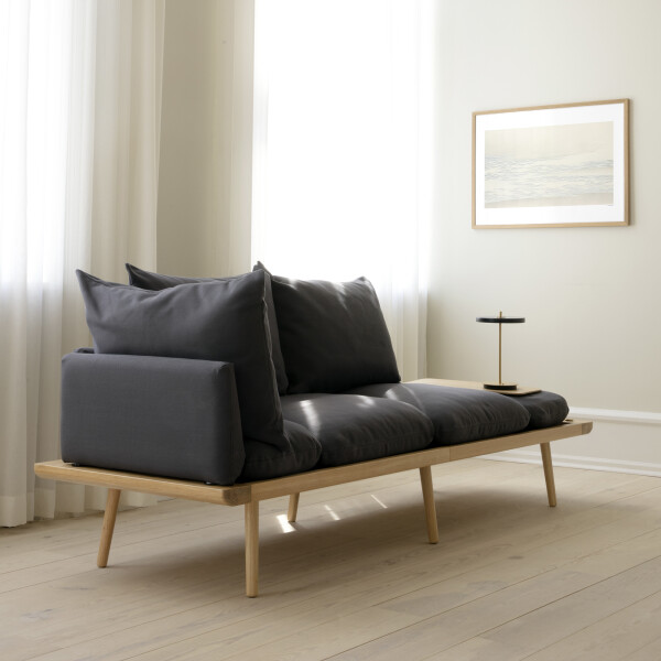 UMAGE Lounge Around 3 seater oak shadow interior kuva