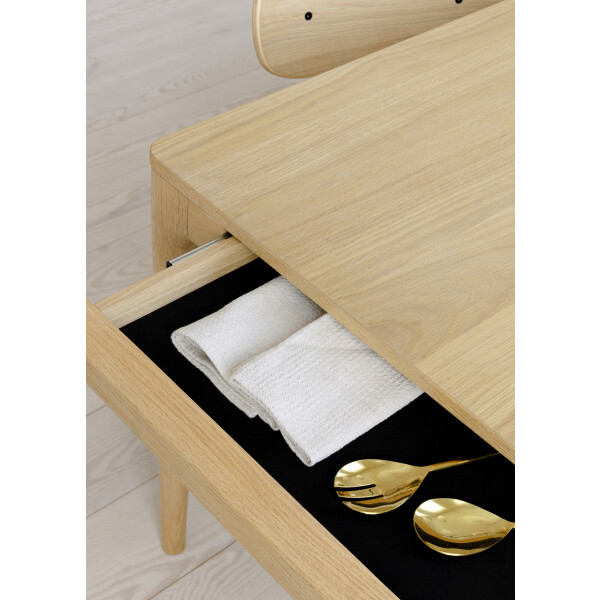 UMAGE Heart n Soul dining table oak drawer detail kuva