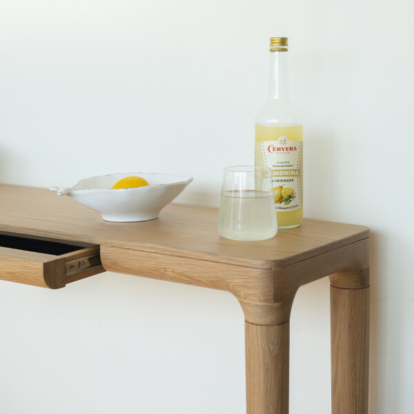 UMAGE Heart'n'Soul console table oak detail kuva