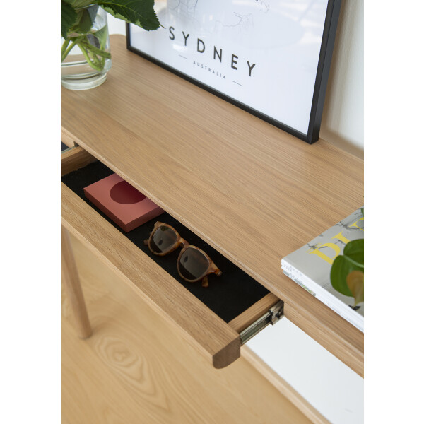 UMAGE Heart'n'Soul console table oak detail kuva