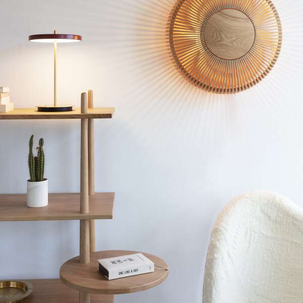 UMAGE Stories oak with Round Corner Table image