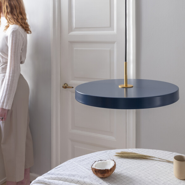 UMAGE Asteria riippuvalaisin, petrol blue / messinki image