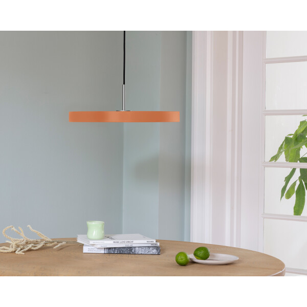 UMAGE Asteria medium nuance orange with metal cover steel kuva