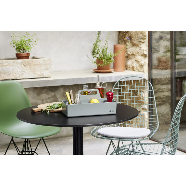 Vitra Eames Wire Chair DKR, EPC Side Chair DSR kuva