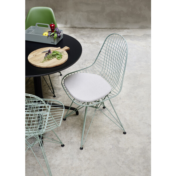 Vitra Eames Wire Chair DKR, Soft Seat Outdoor image