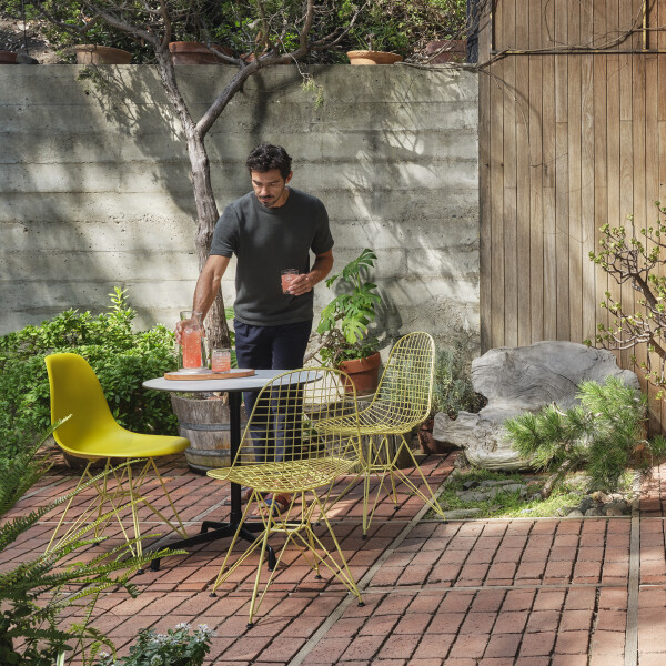 Vitra Eames Contract Table Plastic Side Chair DSR Wire Chair DKR image