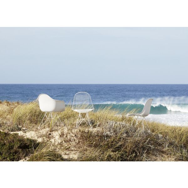 Vitra Eames Plastic Armchair DAR Eames Plastic Side Chair DSR Eames Wire Chair DKR kuva
