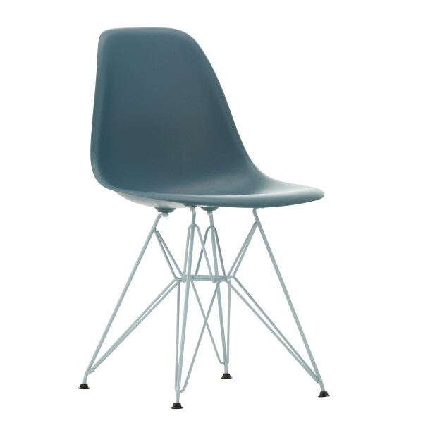 Vitra Eames DSR Colours sea blue sky blue kuva