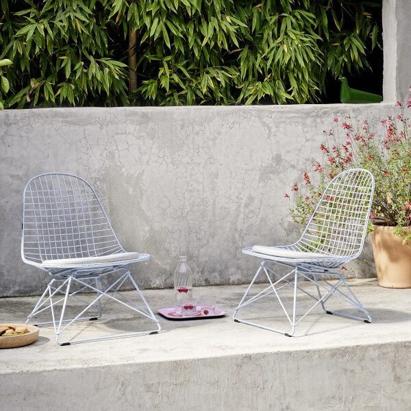 Vitra Eames Wire Chair LKR sky blue Soft Seats outdoor image