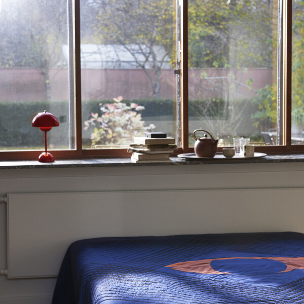 &Tradition Flowerpot VP9 Vermilion Red, The Eye AP9 bedspread image