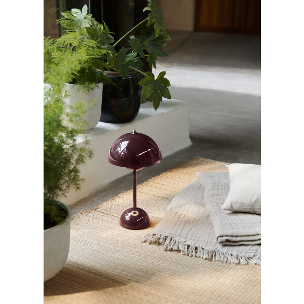 Flowerpot VP9 Dark Plum kuva