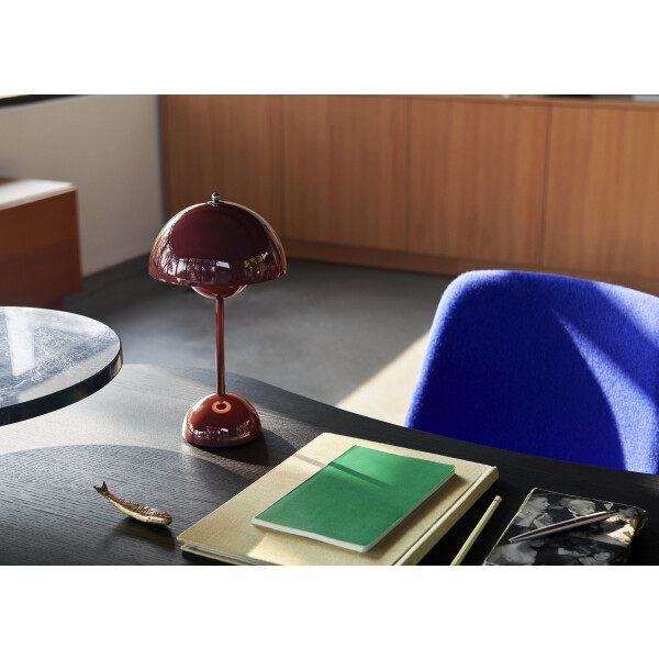 Flowerpot VP9 Dark Plum kuva