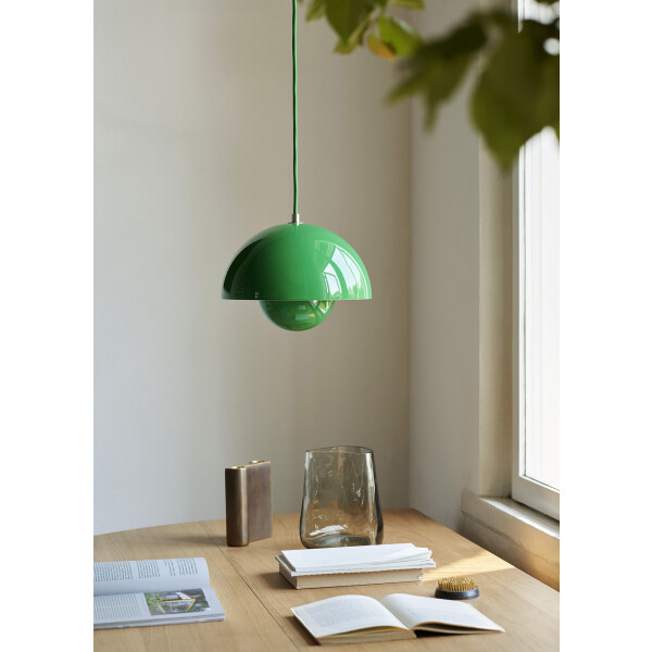 &Tradition Flowerpot VP1 riippuvalaisin Signal Green image