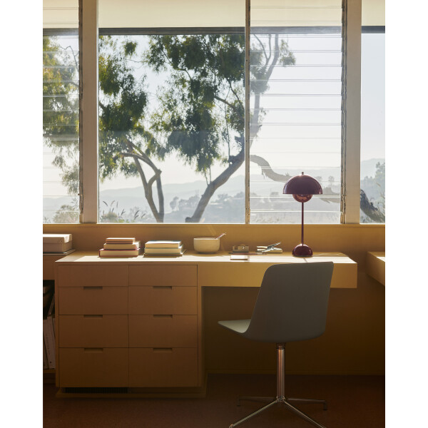 &Tradition Flowerpot VP3 dark plum, Rely HW11 image