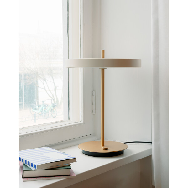 UMAGE Asteria Table pöytävalaisin pearl white kuva