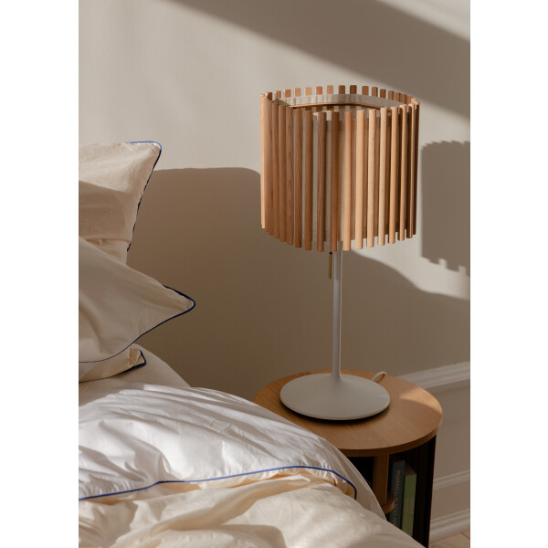 UMAGE Komorebi medium square oak, Santé table white image