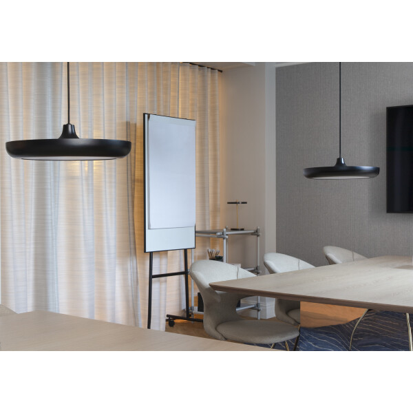 UMAGE Cassini medium black conference image