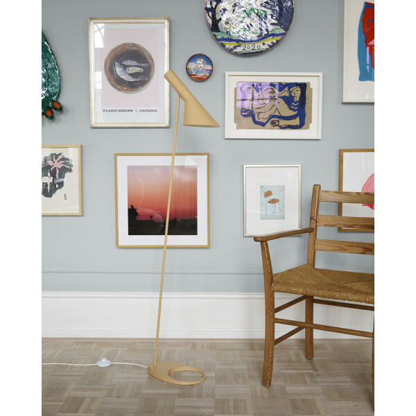 louis poulsen AJ Floor Warm Sand interior image