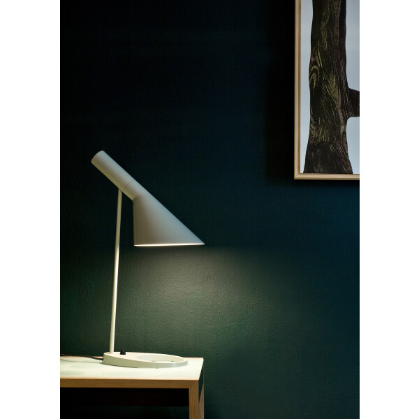 AJ Table White interior image