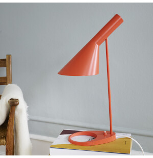 Louis Poulsen AJ pöytävalaisin, electric orange kuva