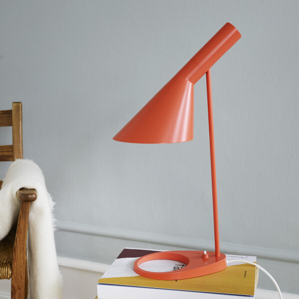 louis poulsen AJ Table pöytävalaisin Electric orange kuva