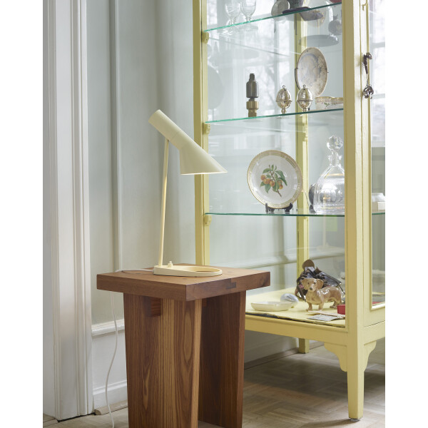 louis poulsen AJ Mini Table Soft Lemon interior image