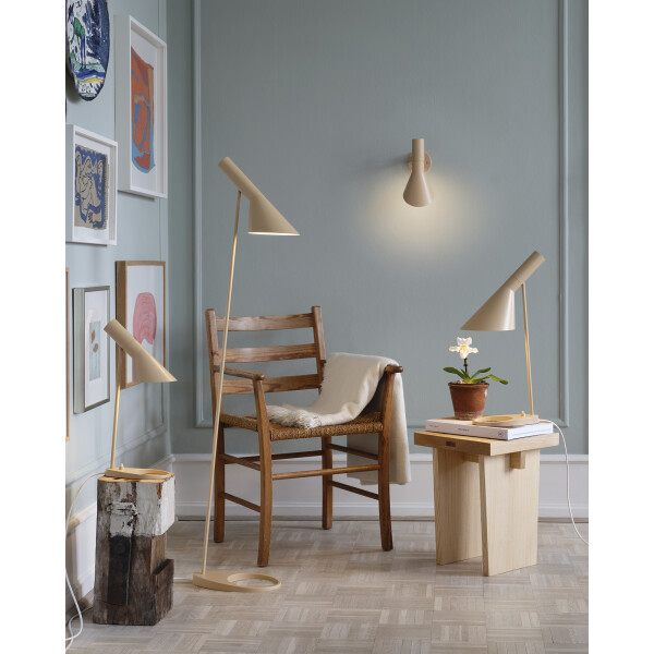 louis poulsen AJ Warm Sand family kuva