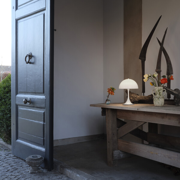 louis poulsen Panthella 250 Portable entrance kuva