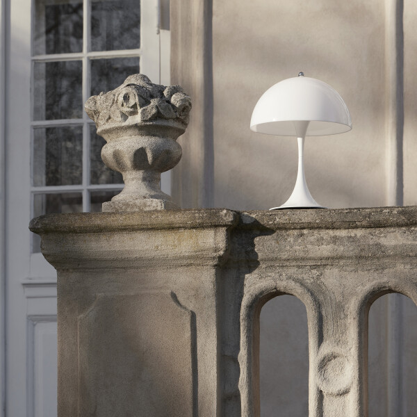 louis poulsen Panthella 250 Portable outdoor balcony kuva