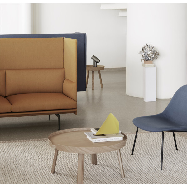 Muuto around oak large lifestyle kuva
