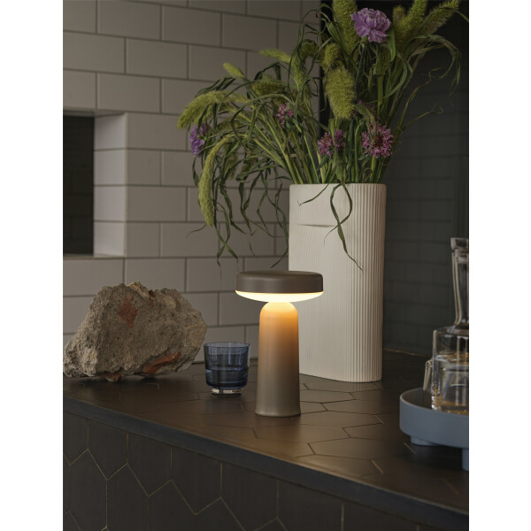 muuto ease portable taupe lamp image