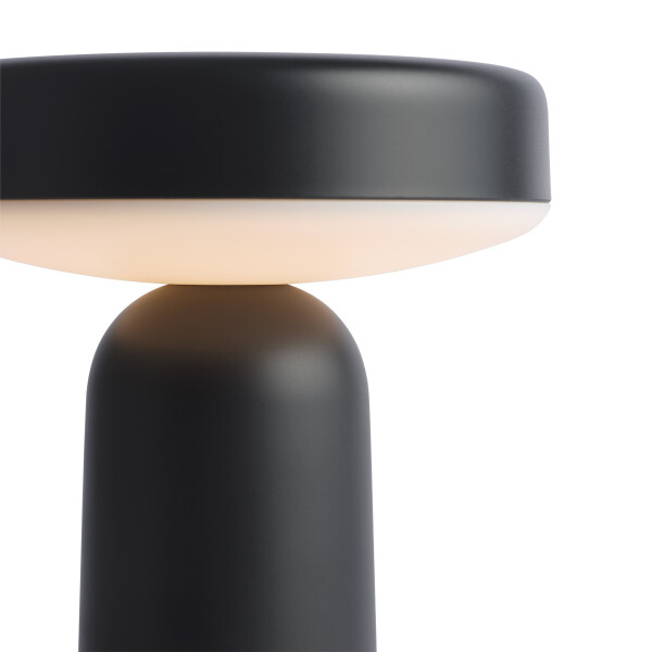 Ease portable lamp black detail Muuto hi res 150 kuva