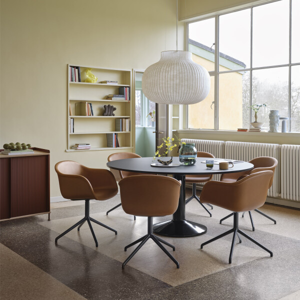 muuto midst table 160 black lifestyle kuva