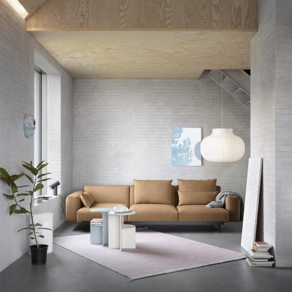muuto 80 closed strand lifestyle image