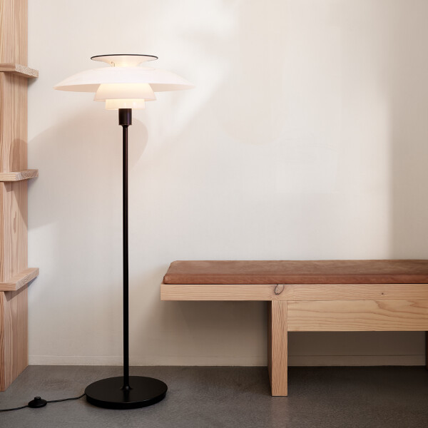 louis poulsen PH 80 black interior image