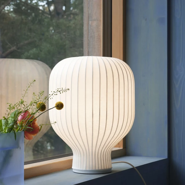 Muuto Strand table lamp small interior kuva