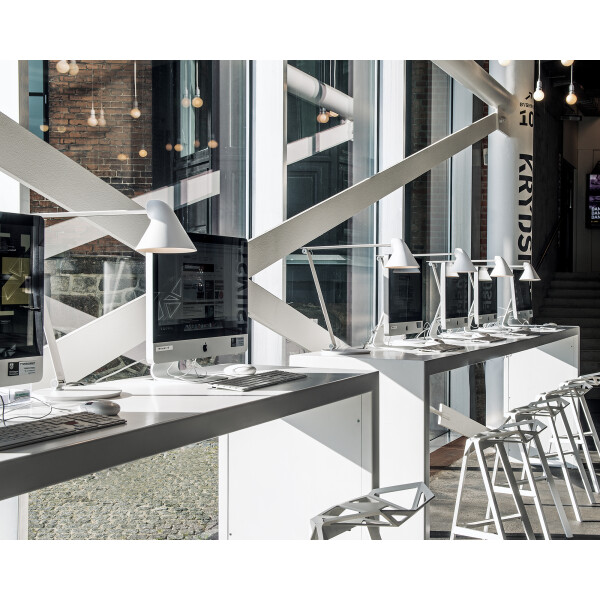 louis poulsen NJP Table white interior kuva