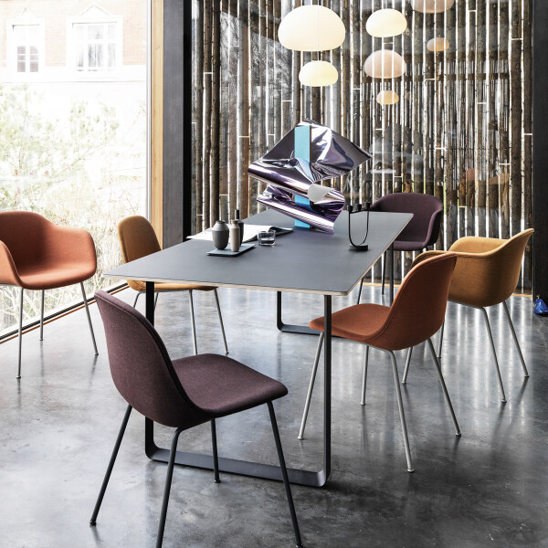 muuto 7070 black kuva