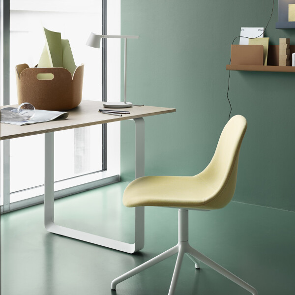 muuto 70 70 table oak white kuva