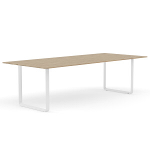 Pöydän jalat: Valkoinen, Pöytälevy: Massiivitammi kuva