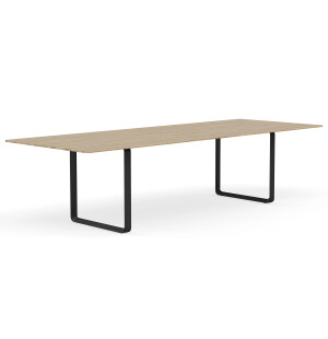 Pöydän jalat: Musta, Pöytälevy: Massiivitammi kuva